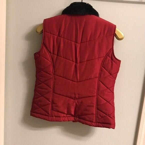 ND women’s full zipper Vest jacket  red sz mp sleeveless faux fur collar neck - Picture 2 of 7